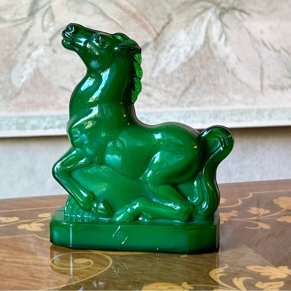 Boyd Crystal Art Glass Joey The Horse Green Paperweight